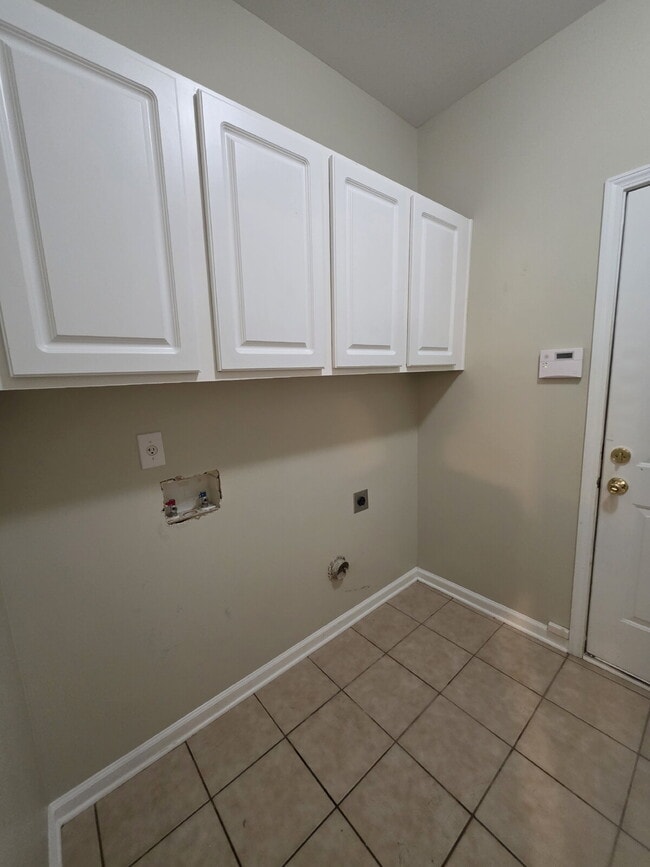Building Photo - 46 Brookview Dr