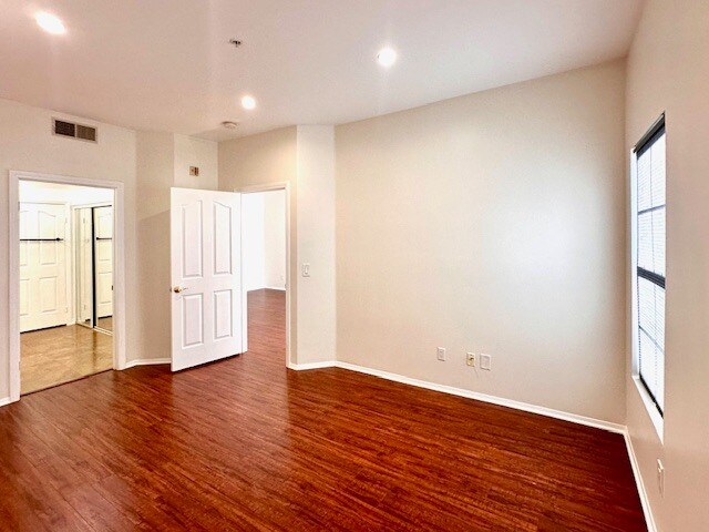 Building Photo - 4750 Templeton St