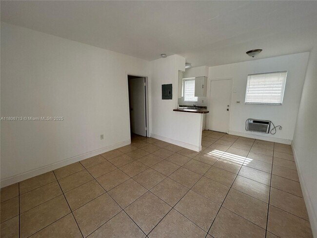 Building Photo - 1280 NE 139th St