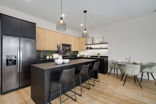 Building Photo - 284 Stonington Dr