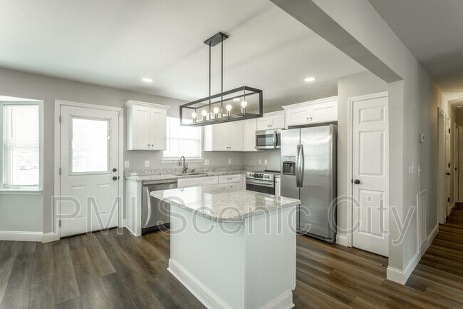 Building Photo - 8128 Fallen Maple Dr