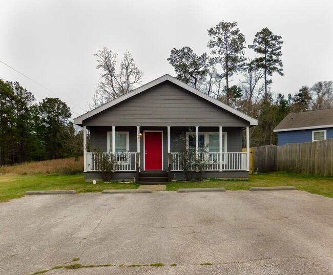 Building Photo - 107 Varsity Dr