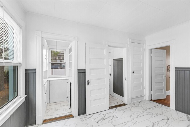 Building Photo - 23 Biltmore St