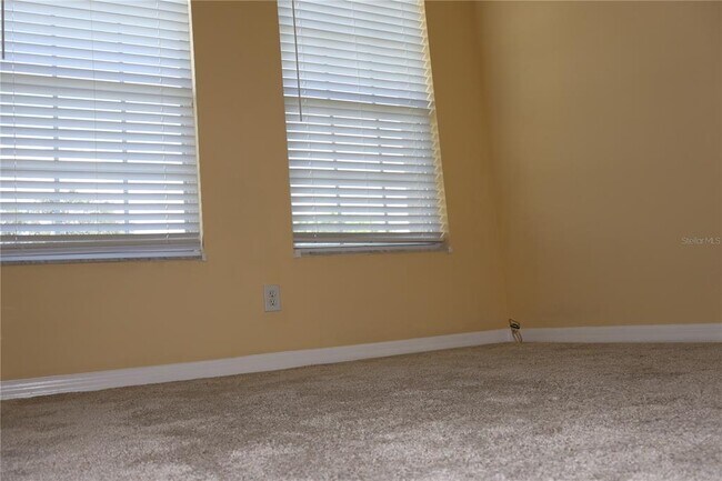 Building Photo - 3019 Pointeview Dr