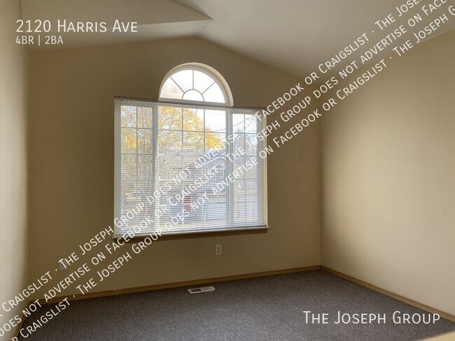 Building Photo - 2120 Harris Ave