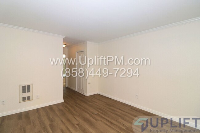 Building Photo - 1 Bed, 1 Bath Condo in Gated Community wit...