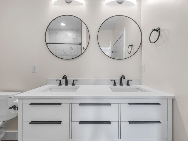 Building Photo - Charming 3 Bedroom Home in Spartanburg – Modern Upgrades & Stylish Finishes