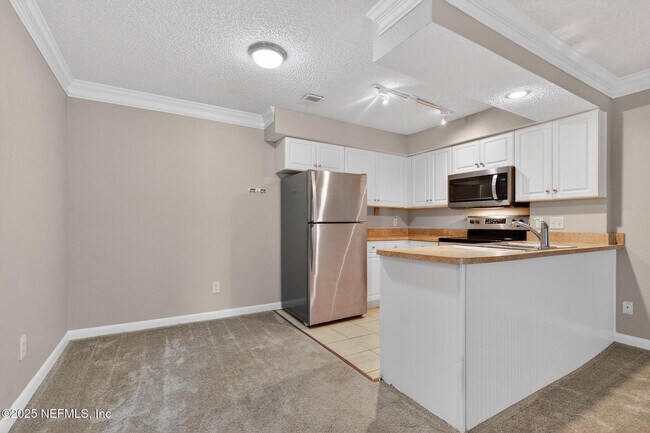 Building Photo - 100 Fairway Park Blvd