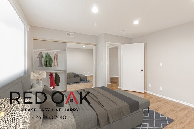 Building Photo - 13444 Moorpark St