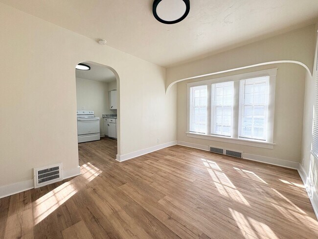 Building Photo - 1715 Marshall St