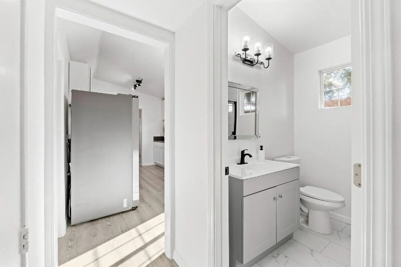 Building Photo - 2887 Fordham St