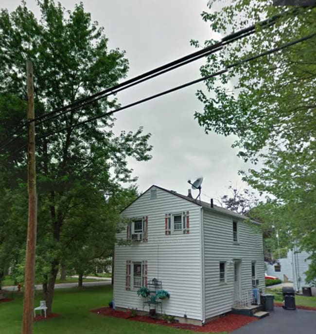 Building Photo - Cozy 3-Bedroom Home with Full Basement & Classic Charm