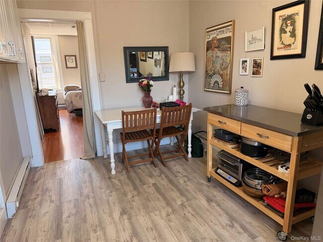 Building Photo - 320 New York Ave