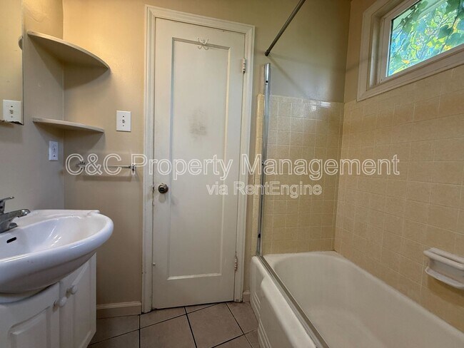 Building Photo - 611 Soquel Ave