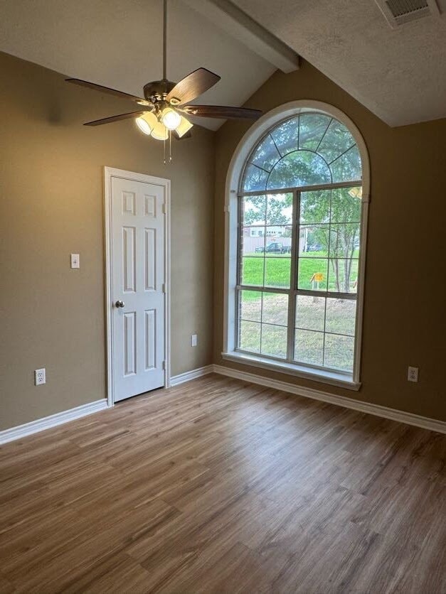 Building Photo - Great 3 bedroom situated next to Blinn College's parking lot!