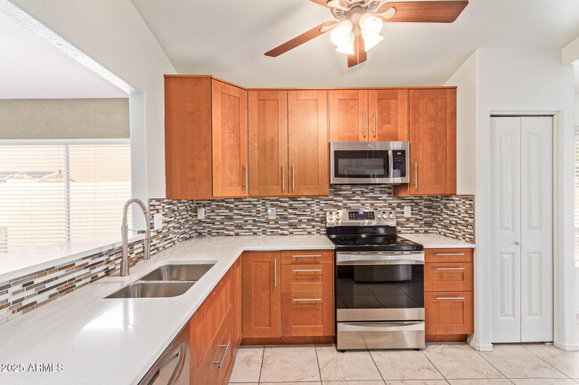 Building Photo - 1296 S Cholla St