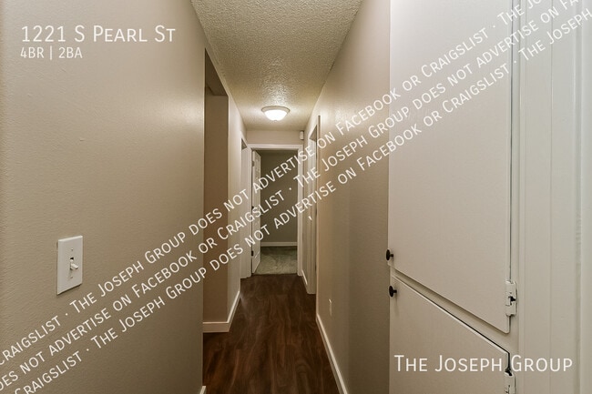 Building Photo - 1221 S Pearl St