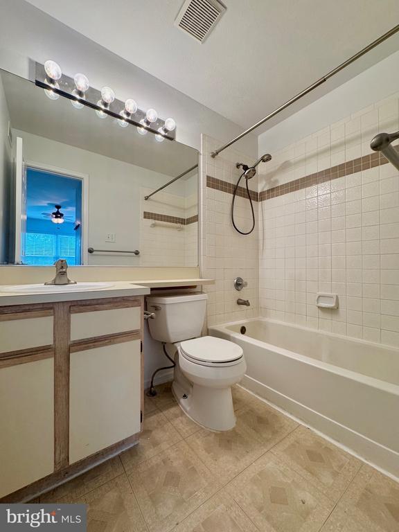 Building Photo - 3306 Wyndham Cir