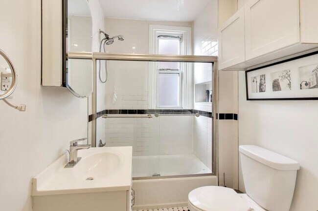 Building Photo - Sprawling 5 Bed, 3 Bath, Two Kitchens, Dual Back Decks, Two Office/Den Townhouse, 2 WD in Unit - ...