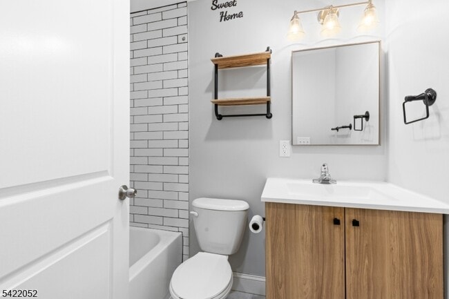 Building Photo - 19 Shaw Ave