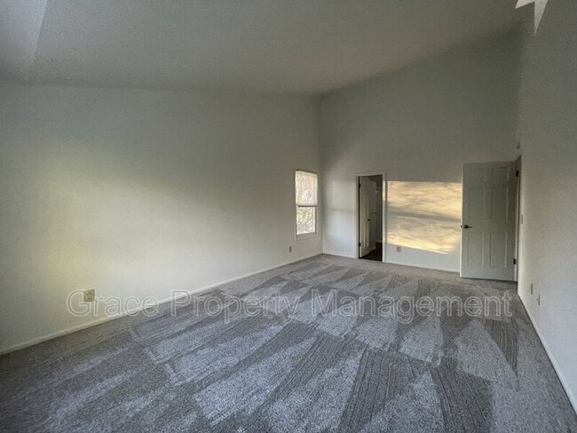 Building Photo - 2351 Ranch Dr