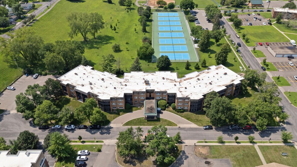 Building Photo - 3200 Virginia Ave S