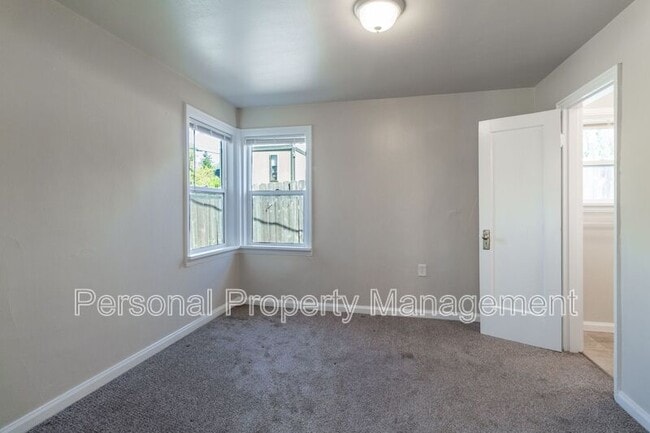 Building Photo - 1337 Z St