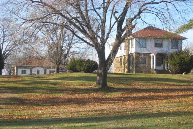 Primary Photo - Jamps Estate