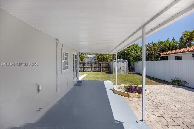 Building Photo - 3640 SW 13th St