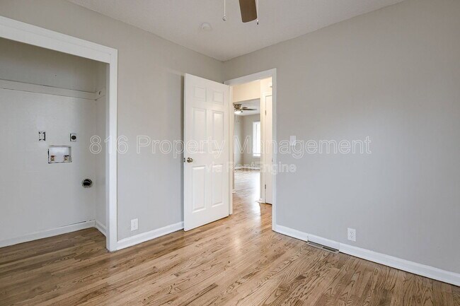 Building Photo - 3437 Jackson Ave