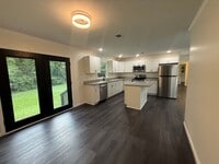 Building Photo - 4 Bedrooms, 2 Bathrooms - Home in Armuchee! **NEWLY REMODELED!!**