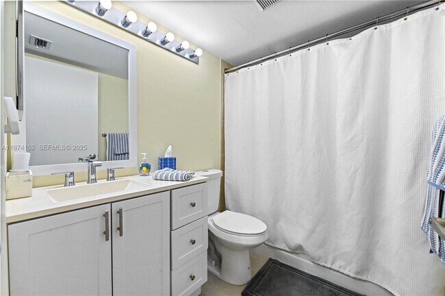 Building Photo - 812 Sky Pine Way