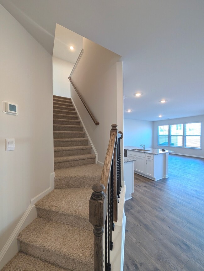 Building Photo - 1664 Hallview Ct