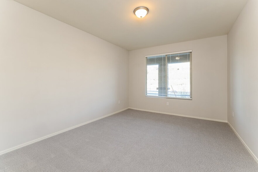 Building Photo - 13962 E Silver Pne Trl