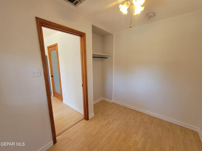 Building Photo - 6836 Orizaba Ave