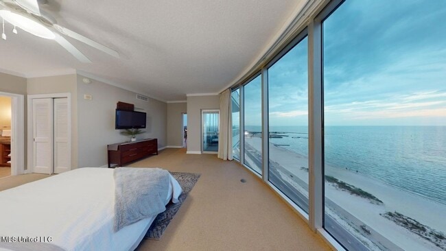 Building Photo - 2060 Beach Blvd