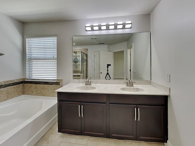 Building Photo - 10866 Sunset Ridge Ln