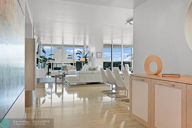 Building Photo - 101 S Fort Lauderdale Beach Blvd