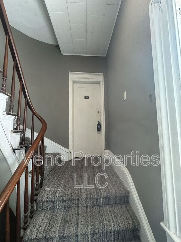 Building Photo - 16 2nd St