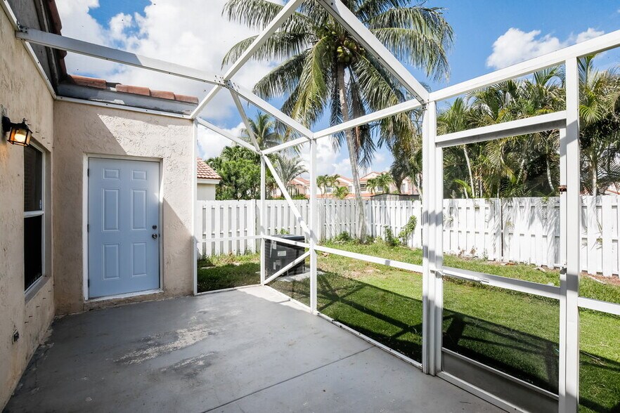 Building Photo - 7273 Burgess Dr