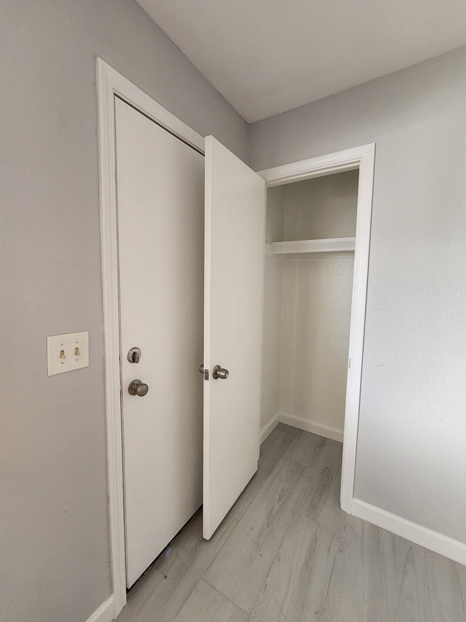 Building Photo - 143 S Doran