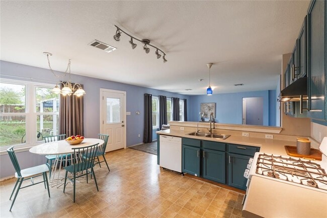 Building Photo - 1329 Amberwood Loop