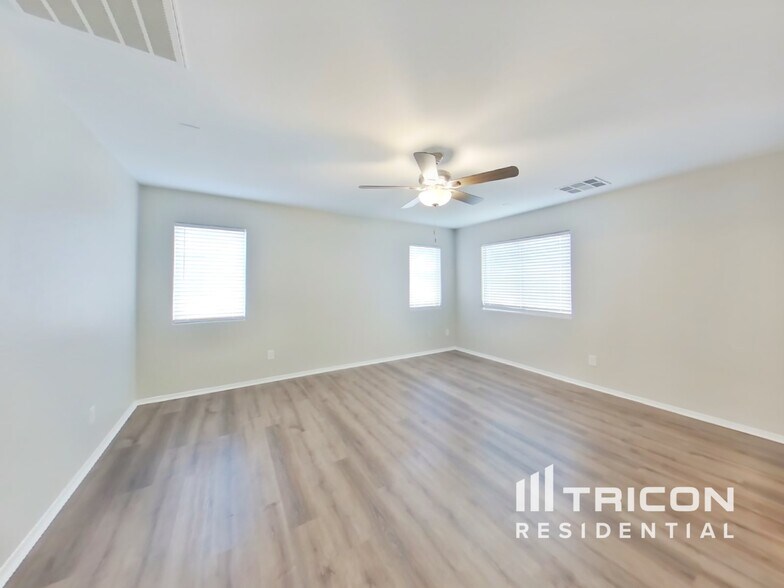 Building Photo - 1480 E Anna Dr