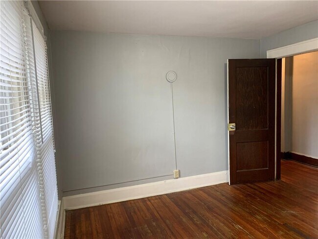 Building Photo - 3847 Carrollton Ave