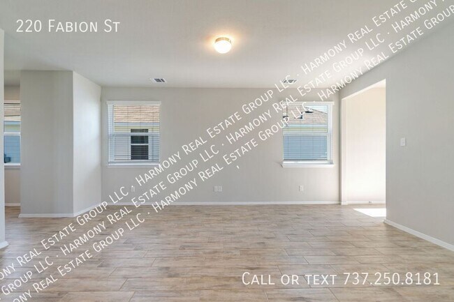 Building Photo - 220 Fabion St