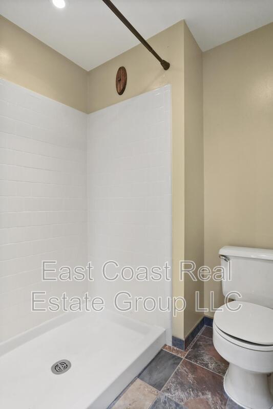 Building Photo - 8033 Hollow Reed Ct