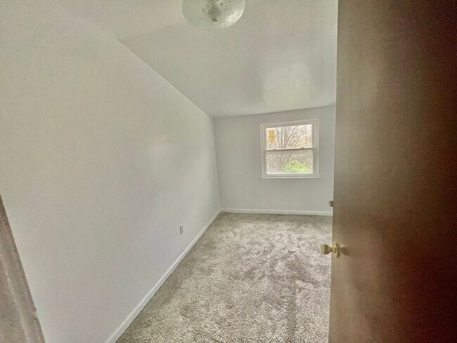 Building Photo - 445-447 Idlewood Road