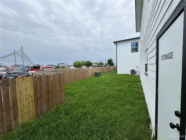 Building Photo - 13 Ragland Rd