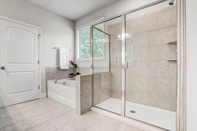 Building Photo - 220 Karlov Rd