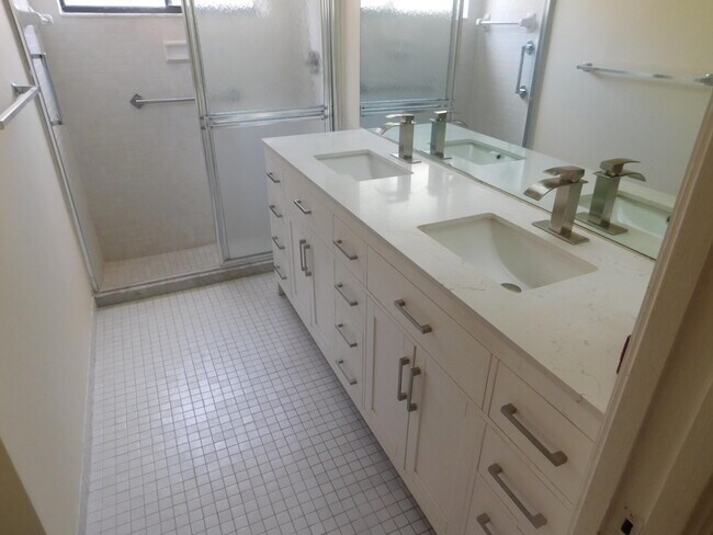 Building Photo - 5660 Piping Rock Dr